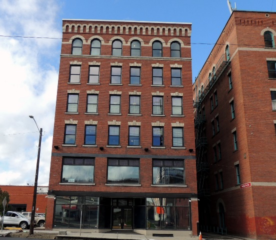 Dry Goods Realty Building